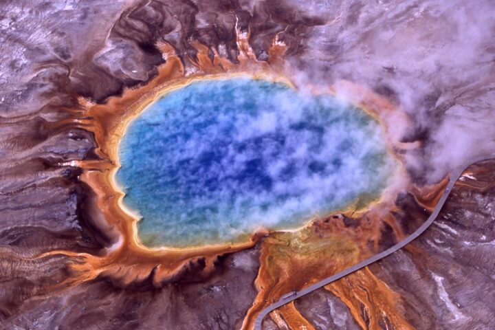 De kleurrijke Grand Prismatic Spring in Yellowstone National Park